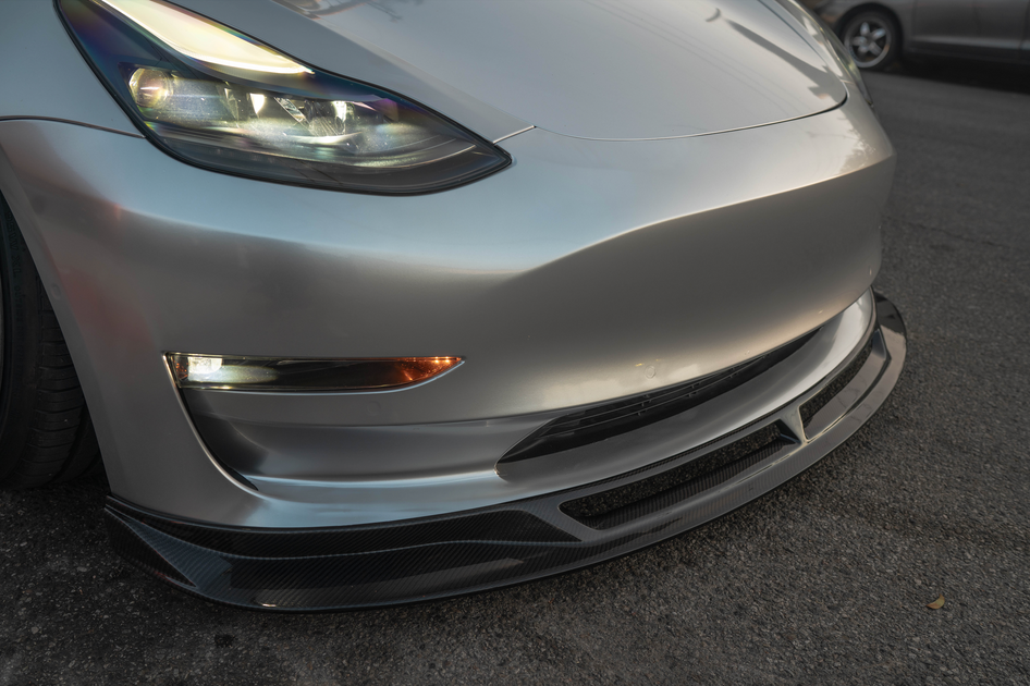 Tesla Model 3 Front Lip STREETHUNTER DESIGNS